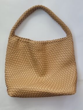 Woven Shoulder Tote Bag in Tan